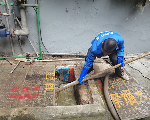 龙湾镇清掏化粪池